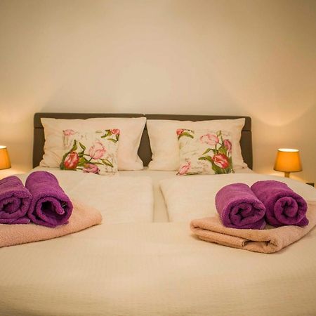 Apartments Mm Подстрана Екстер'єр фото