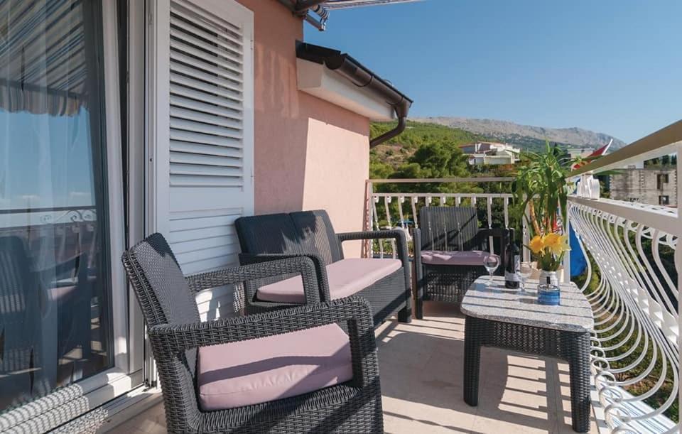 Apartments Mm Подстрана Екстер'єр фото