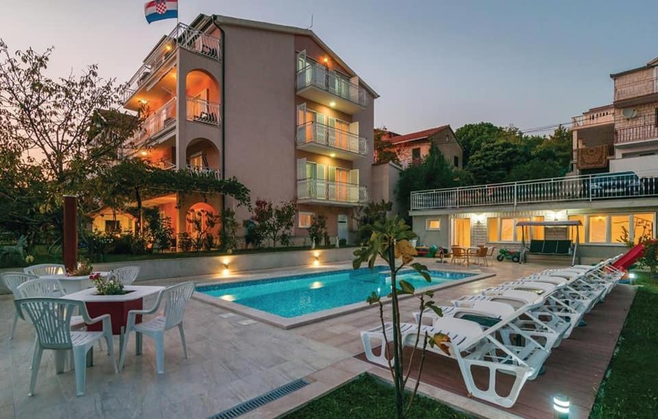 Apartments Mm Подстрана Екстер'єр фото