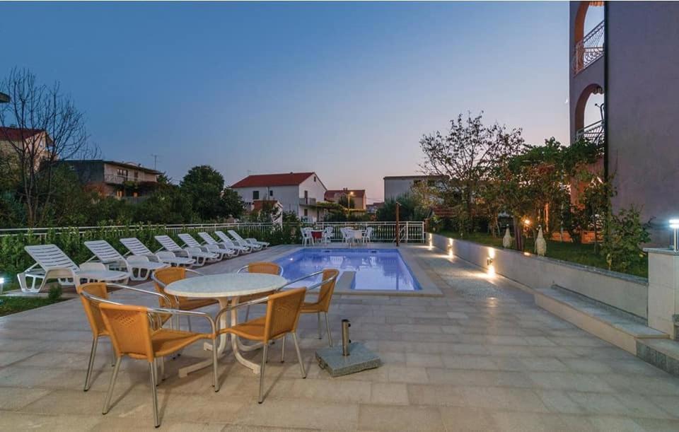 Apartments Mm Подстрана Екстер'єр фото