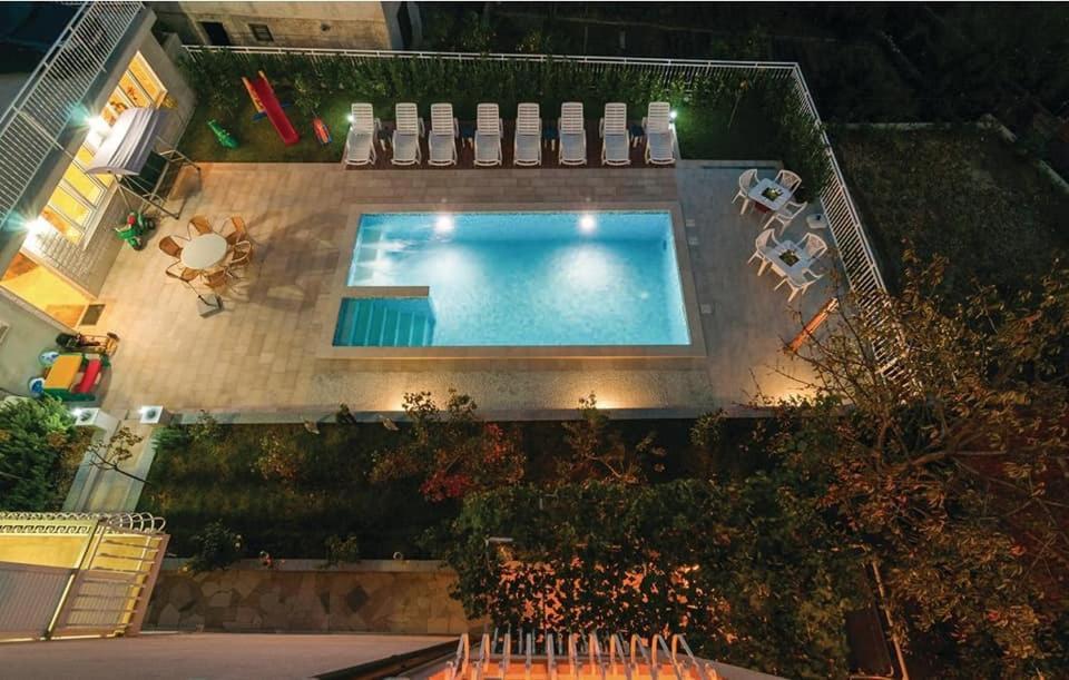 Apartments Mm Подстрана Екстер'єр фото