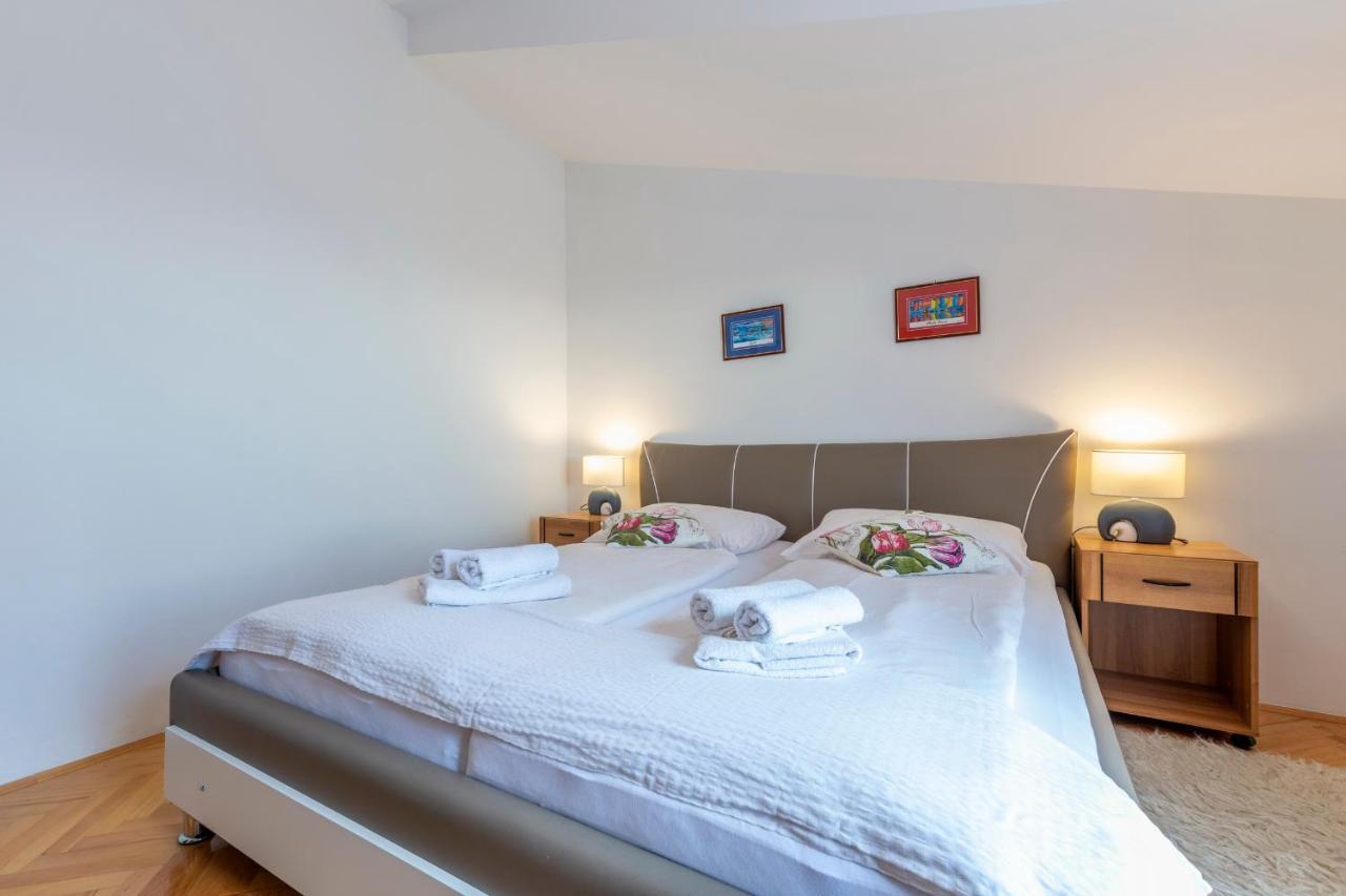 Apartments Mm Подстрана Екстер'єр фото