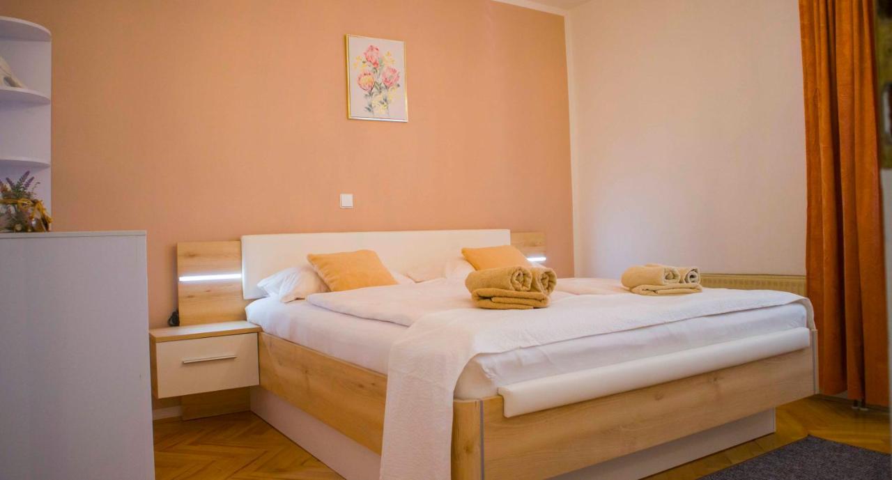 Apartments Mm Подстрана Екстер'єр фото