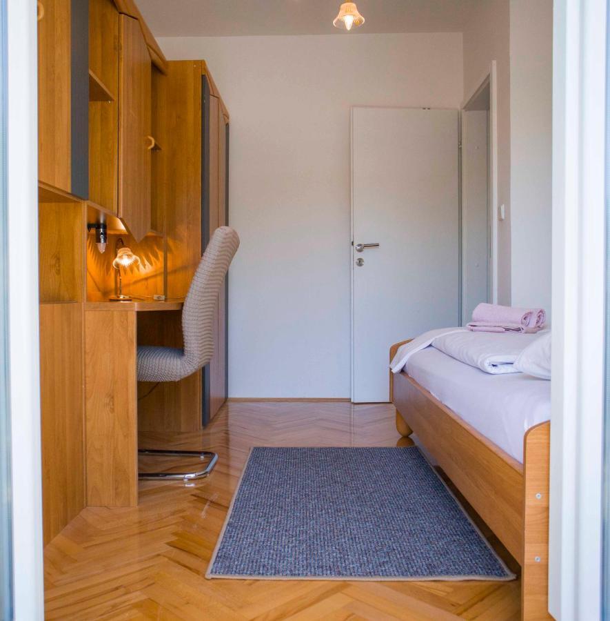 Apartments Mm Подстрана Екстер'єр фото