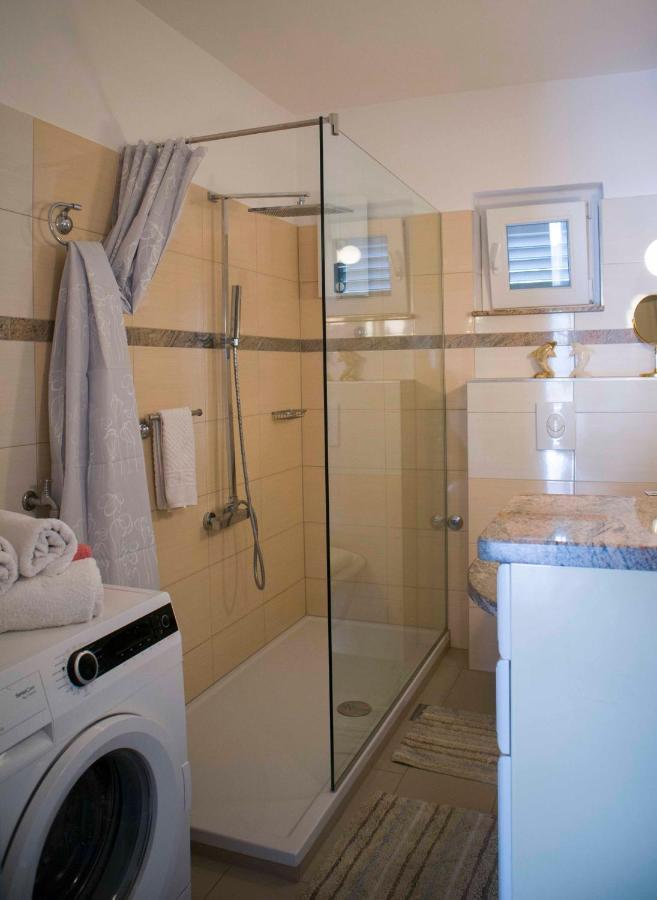 Apartments Mm Подстрана Екстер'єр фото