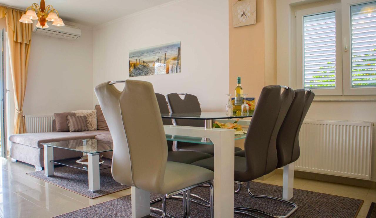 Apartments Mm Подстрана Екстер'єр фото
